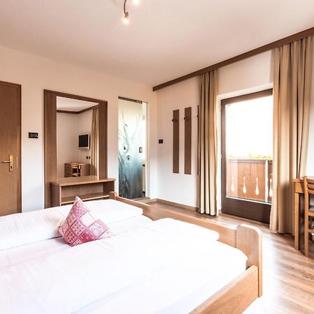Hotel Zum Loewen - Al Leone Mölten Dış mekan fotoğraf