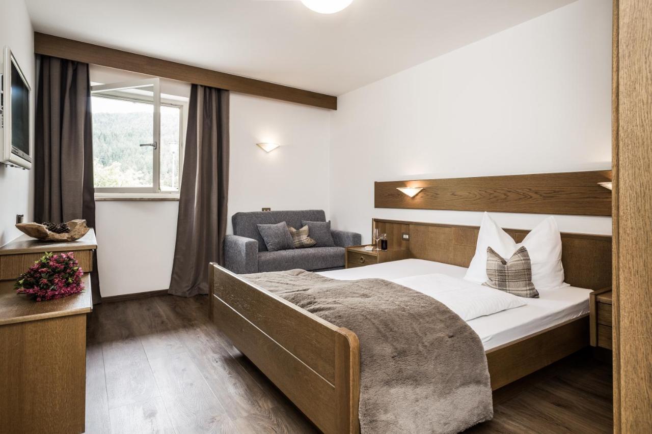 Hotel Zum Loewen - Al Leone Mölten Dış mekan fotoğraf