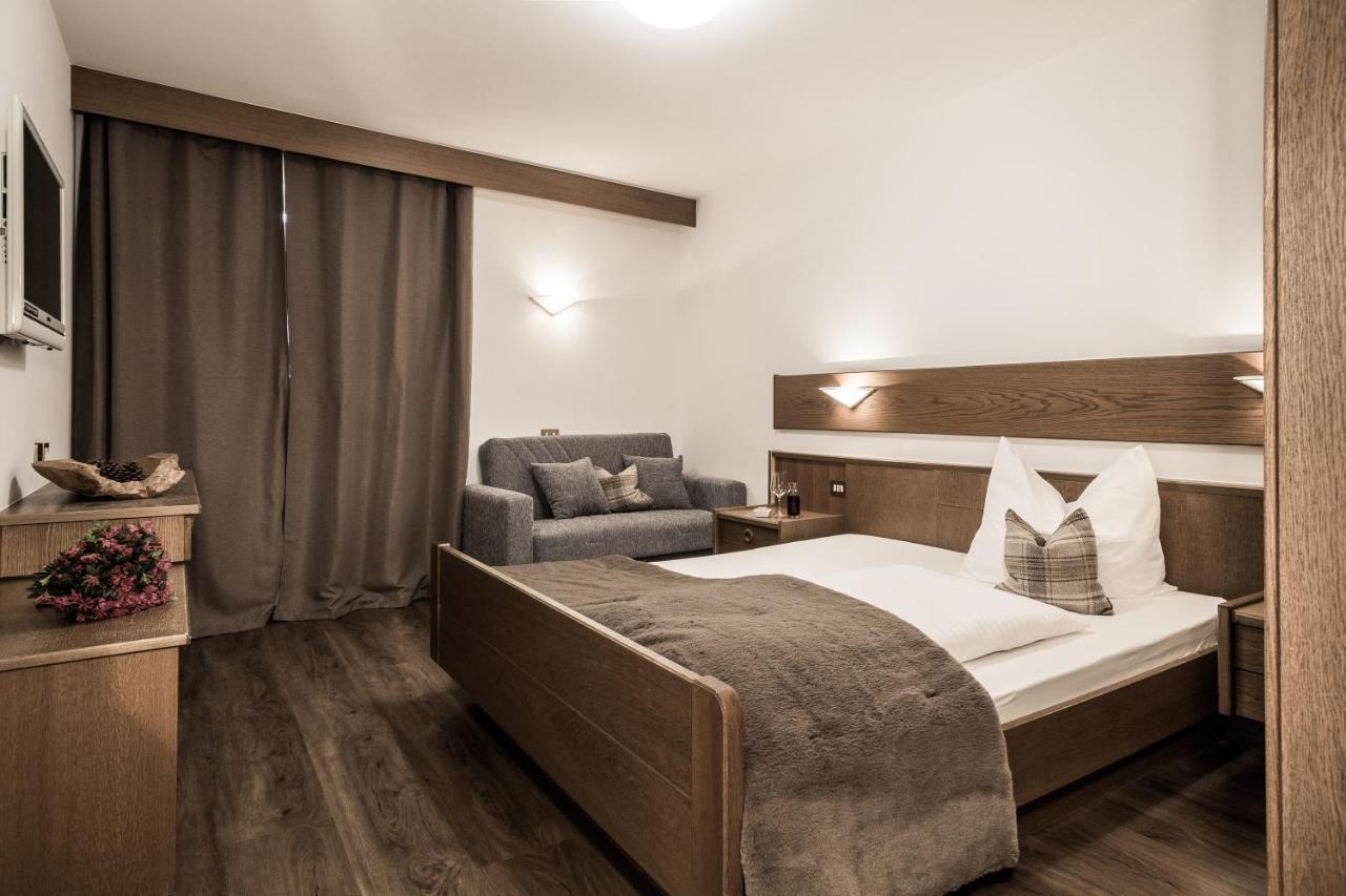 Hotel Zum Loewen - Al Leone Mölten Dış mekan fotoğraf