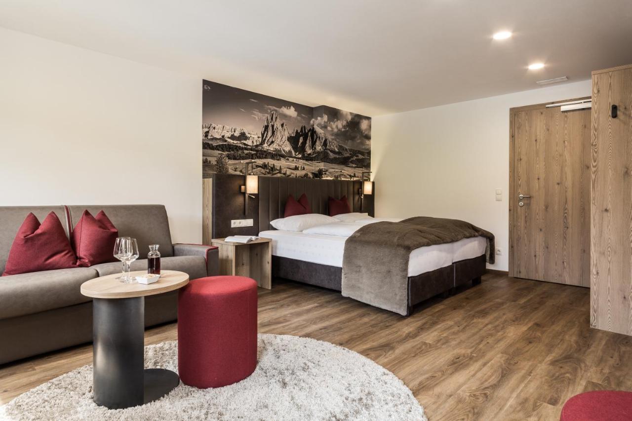 Hotel Zum Loewen - Al Leone Mölten Dış mekan fotoğraf