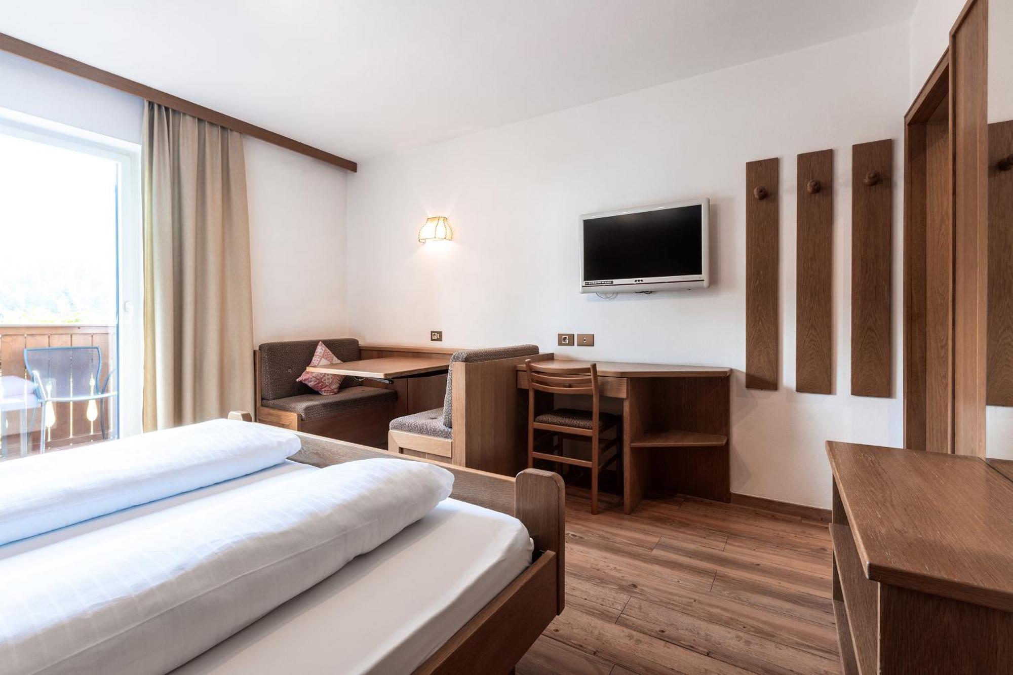 Hotel Zum Loewen - Al Leone Mölten Dış mekan fotoğraf