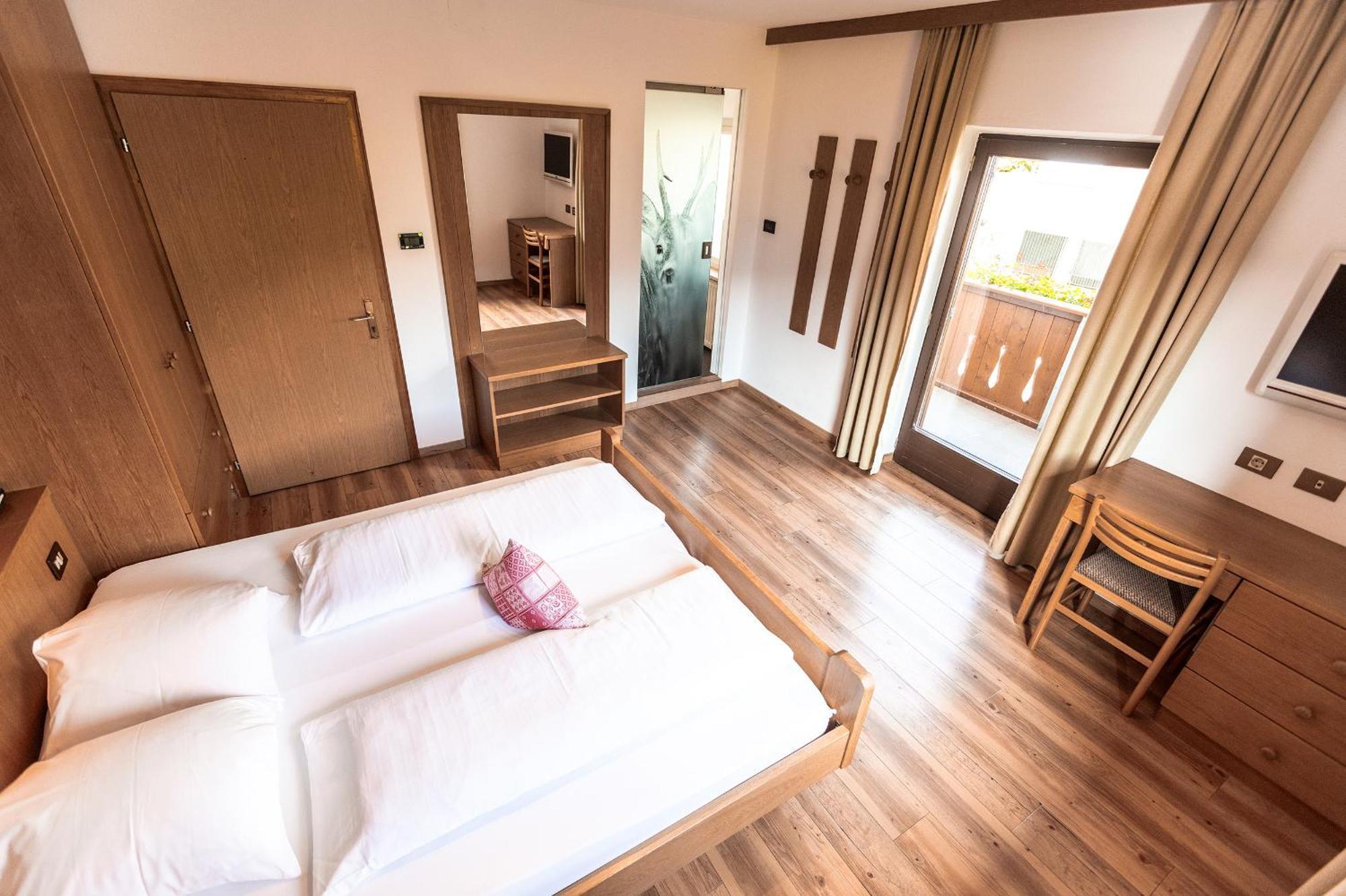 Hotel Zum Loewen - Al Leone Mölten Dış mekan fotoğraf