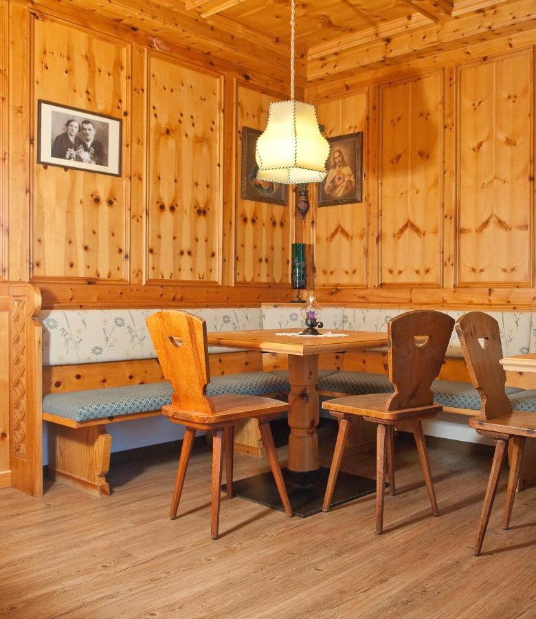 Hotel Zum Loewen - Al Leone Mölten Dış mekan fotoğraf